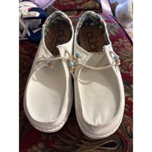 Hey Dude Womens Wendy Fringe Salt Slip On Shoes White Size 8 Casual Loafer